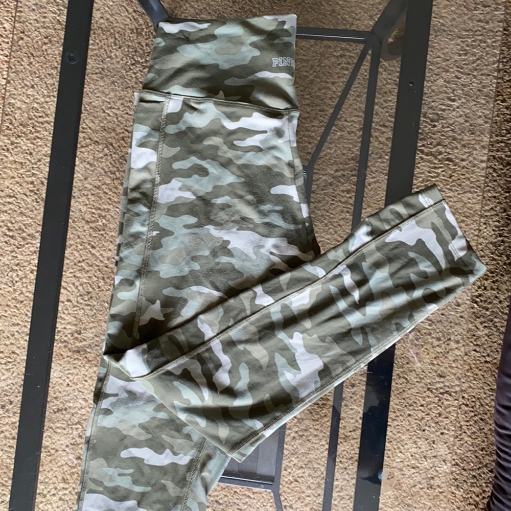 Ultimate VS PINK Camo Leggings